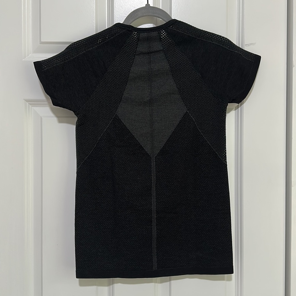 Athleta Running Workout Gym Black Fitted Shirt
